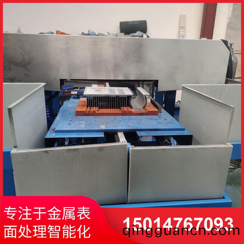 鋁(lv)材(cai)直(zhi)紋(wen)拉絲機(ji)廠傢